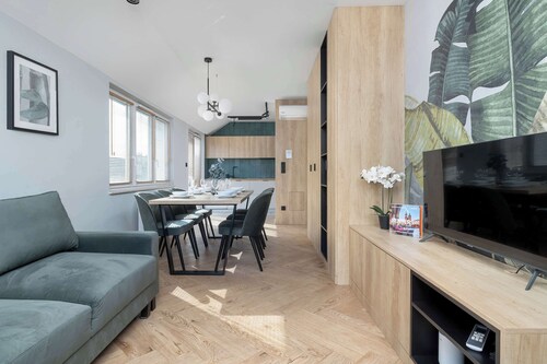 Spacious Apartment | 4 Bedrooms, Balcony, Parking