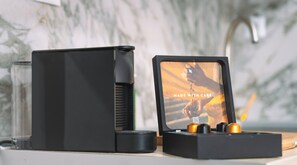 Kaffee und/oder Kaffeemaschine