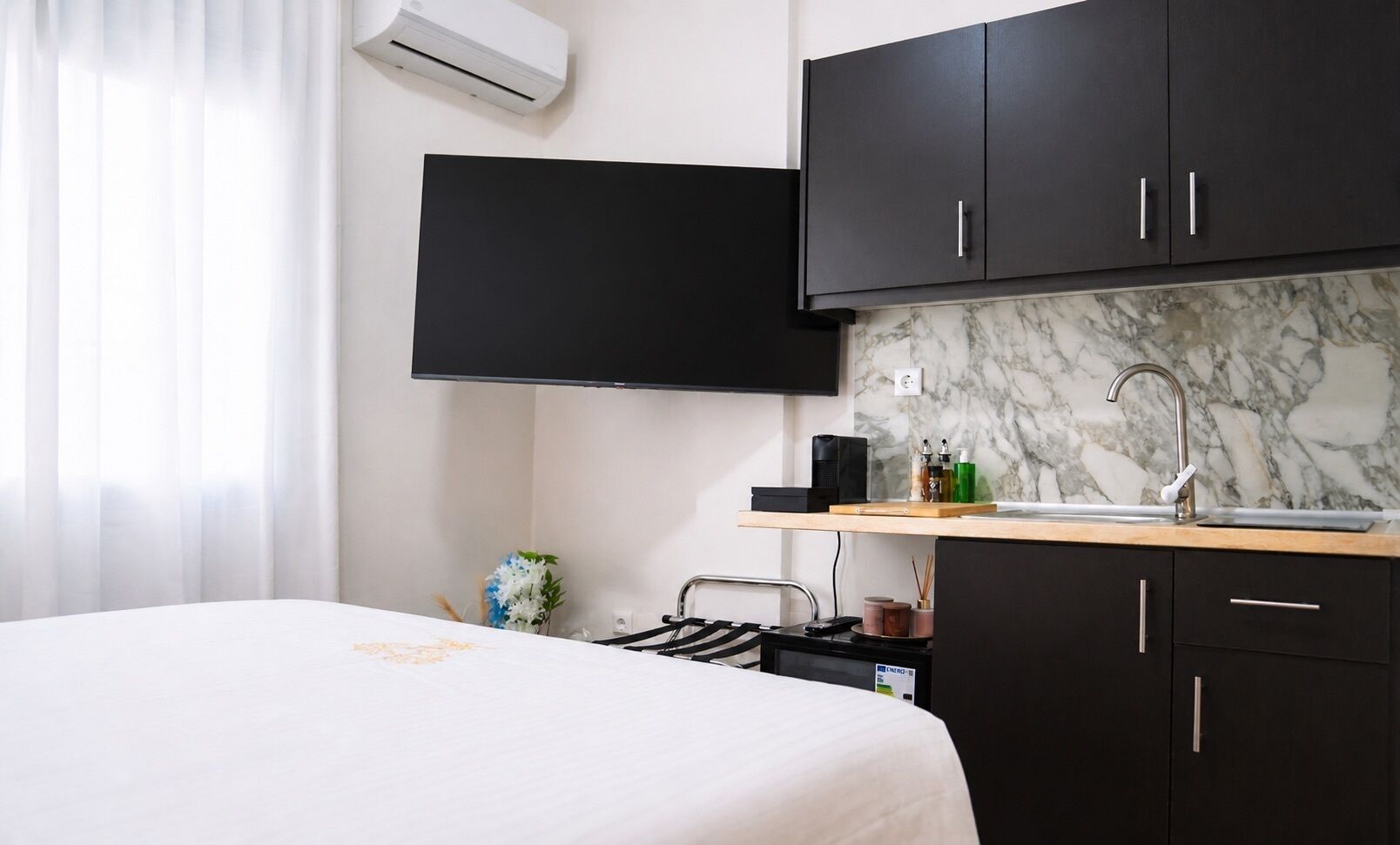 1 bedroom, WiFi, bed sheets