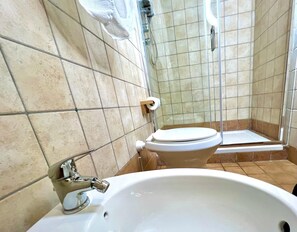 Bathroom - Elios Rooms Tro (Tropea)