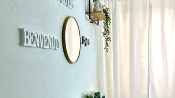 Habitación básica, 1 cama matrimonial | Interior