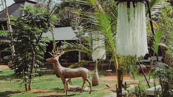 Bungalow – classic, hageutsikt | Overnattingsstedets uteområder
