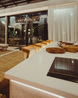 Bungalow clásico, vistas al jardín | Restauración