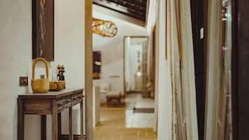 Classic Bungalow, Garden View | Interior