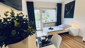 3 soverom, skrivebord, reiseseng for barn og wi-fi (inkludert)