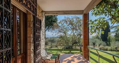 Exclusive villa with view, garden, bbq, pets allowed and parking space