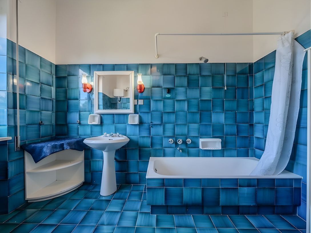Douche, sèche-cheveux, bidet, serviettes fournies