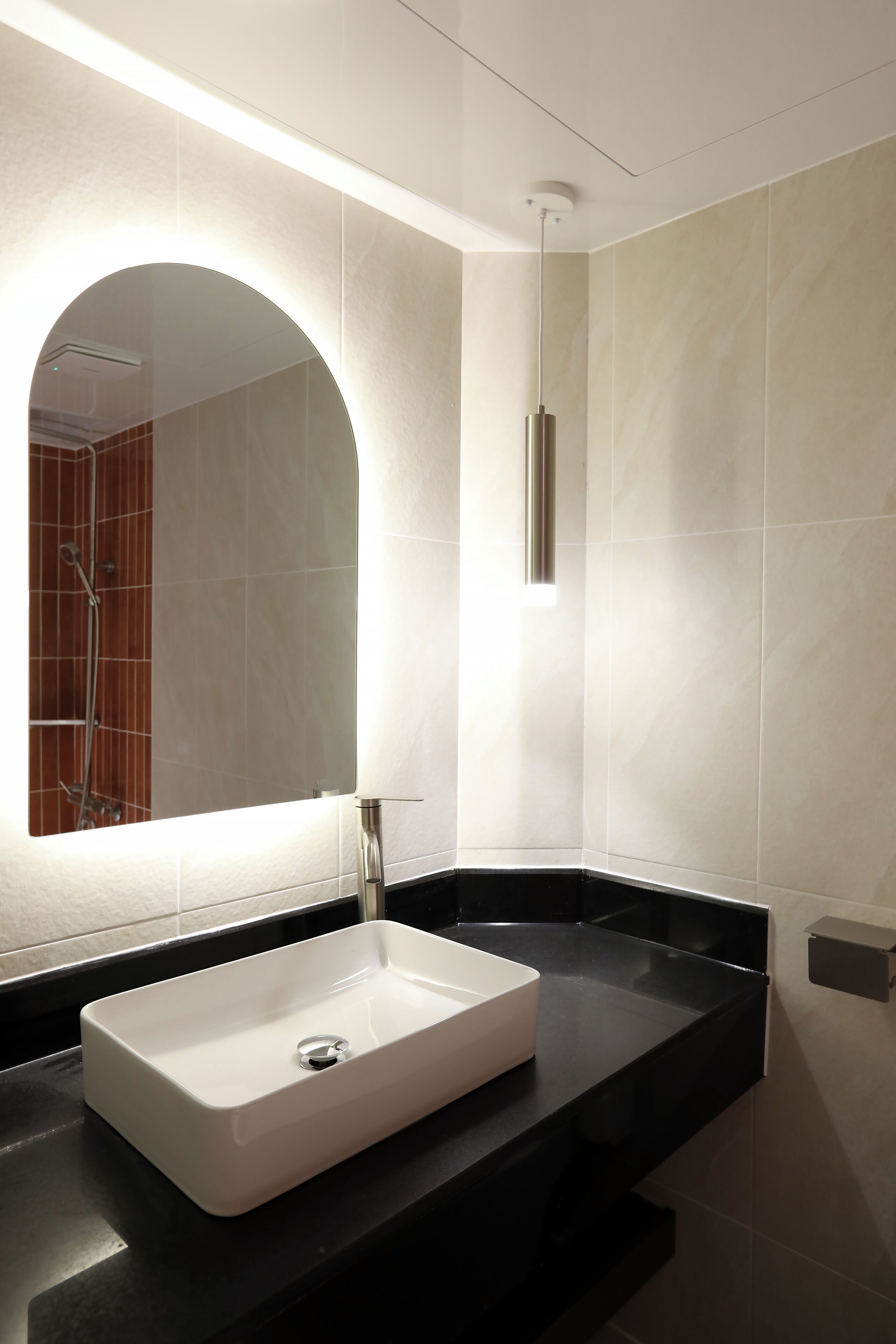 Chambre Standard avec lits jumeaux | Salle de bain | Baignoire et douche séparées, sèche-cheveux, serviettes fournies