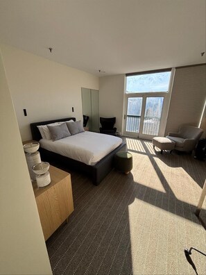 3 bedrooms, Internet, bed sheets - Grand Hyatt |Luxury Condo Ski Access + Resort Amenities (Vail)