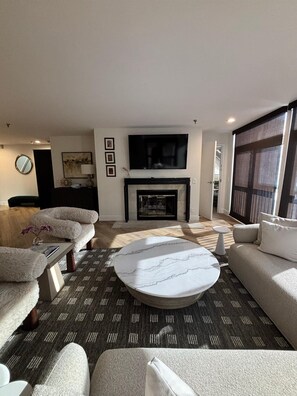 TV, fireplace - Grand Hyatt |Luxury Condo Ski Access + Resort Amenities (Vail)