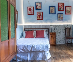 5 chambres, fer et planche à repasser, Wi-Fi gratuit, draps fournis