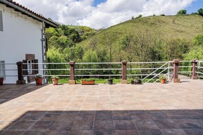 Terrace/patio - Rural house Graciosenea (Donamaría)