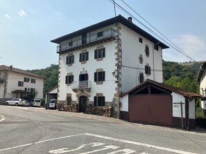 Exterior - Vrbo Property (Donamaría)