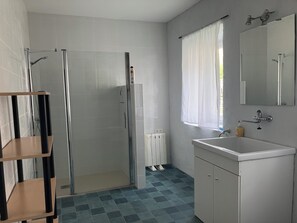 Bathroom - Vrbo Property (Donamaría)