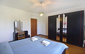 Departamento, 3 habitaciones, balcón, vista al jardín | 3 habitaciones 