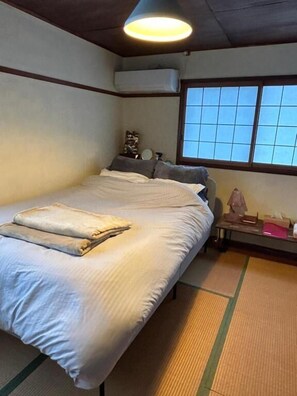 Basic Double Room, City View - HOSTEL KURIYA OSAKA (izumisanoshi)