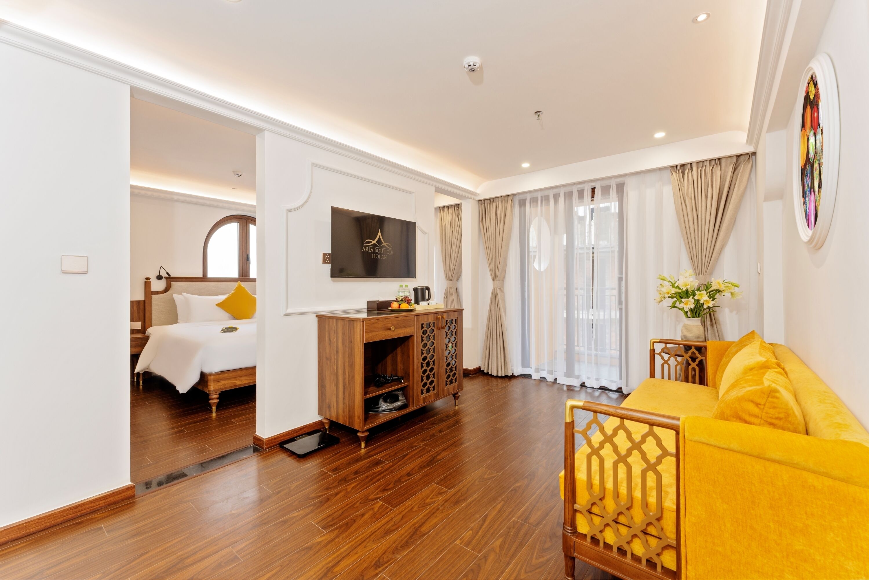 Suite Signature with Bathtub