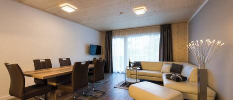 Deluxe Apartment, 2 Bedrooms, Kitchen | Living area