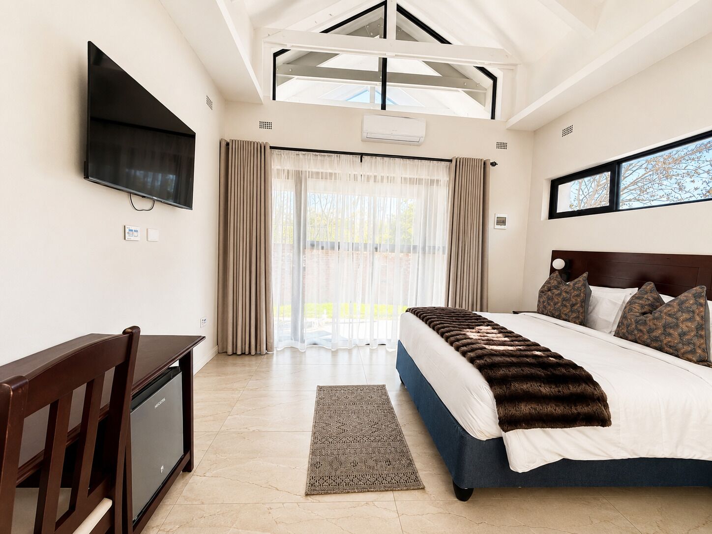 Comfort Double Room, Garden View | In-room safe, desk, blackout drapes, soundproofing