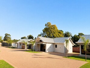 Property grounds - 19 On Bay Noakes (Harare)