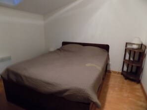 Room - Vrbo Property (Saint-Bénigne)