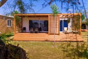 Premium Mobile Home | In-room safe, free WiFi, bed sheets