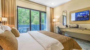 Deluxe Double Room, Balcony, Hill View