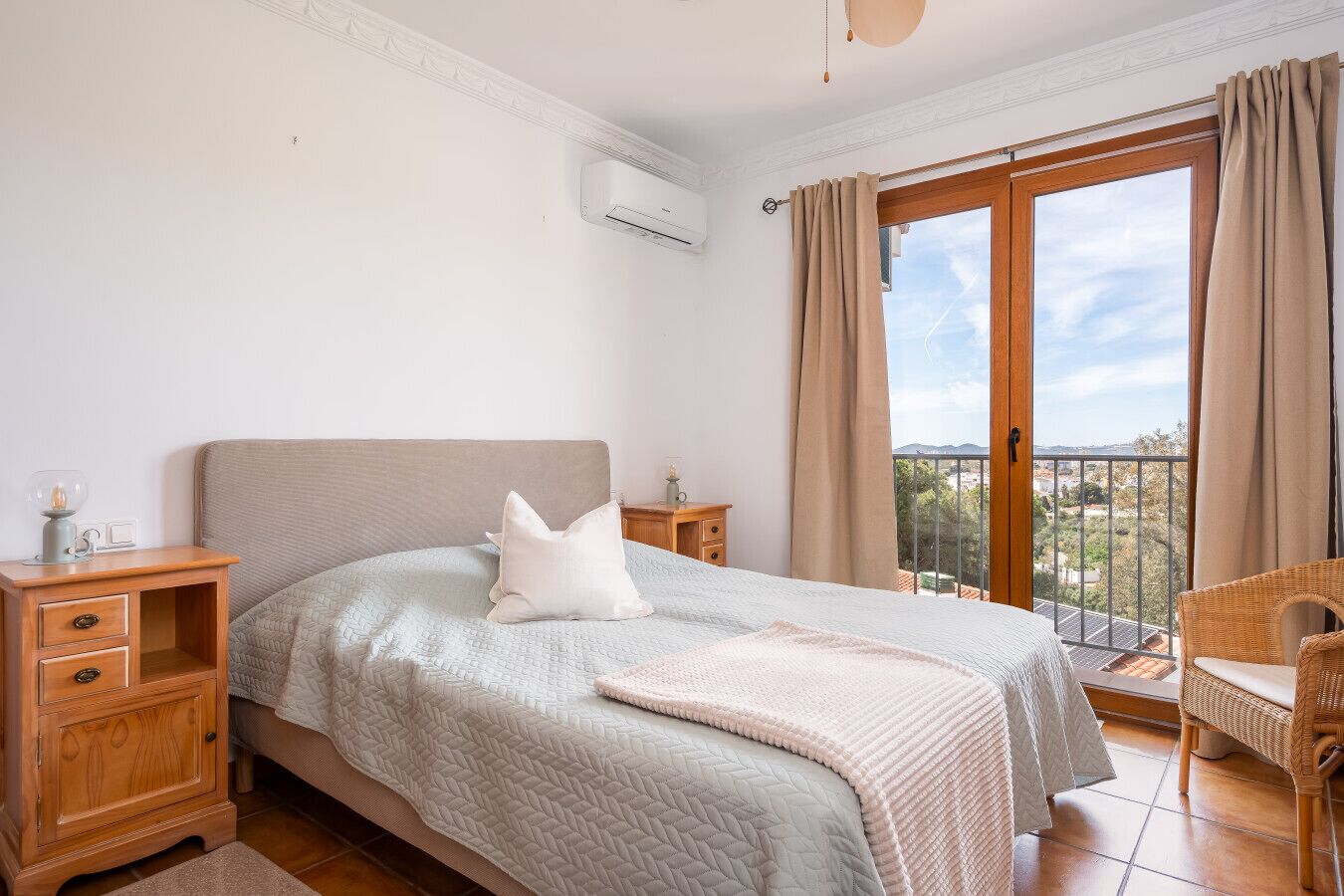 Desk, iron/ironing board, free WiFi, bed sheets