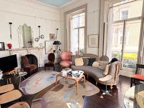 Offices - Dual Aspect, Bright, High Ceilings (London)