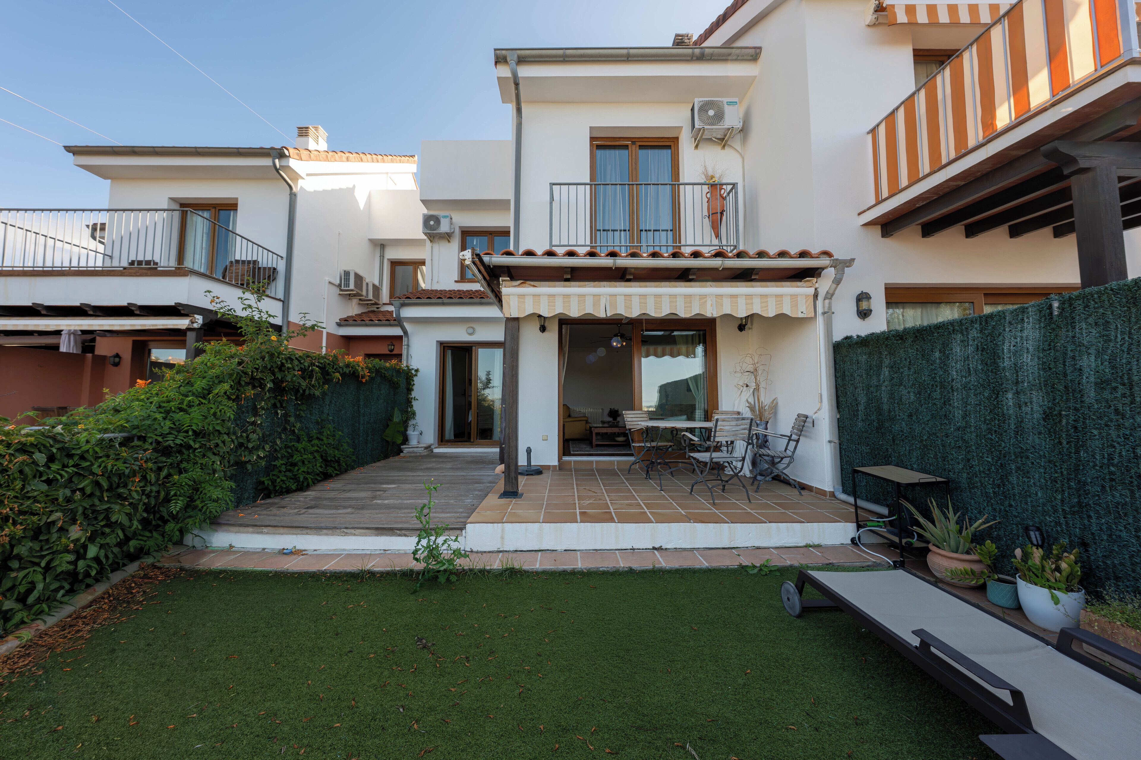 Comfort appartement, 4 slaapkamers, uitzicht op heuvels, aan het strand | Kameruitzicht