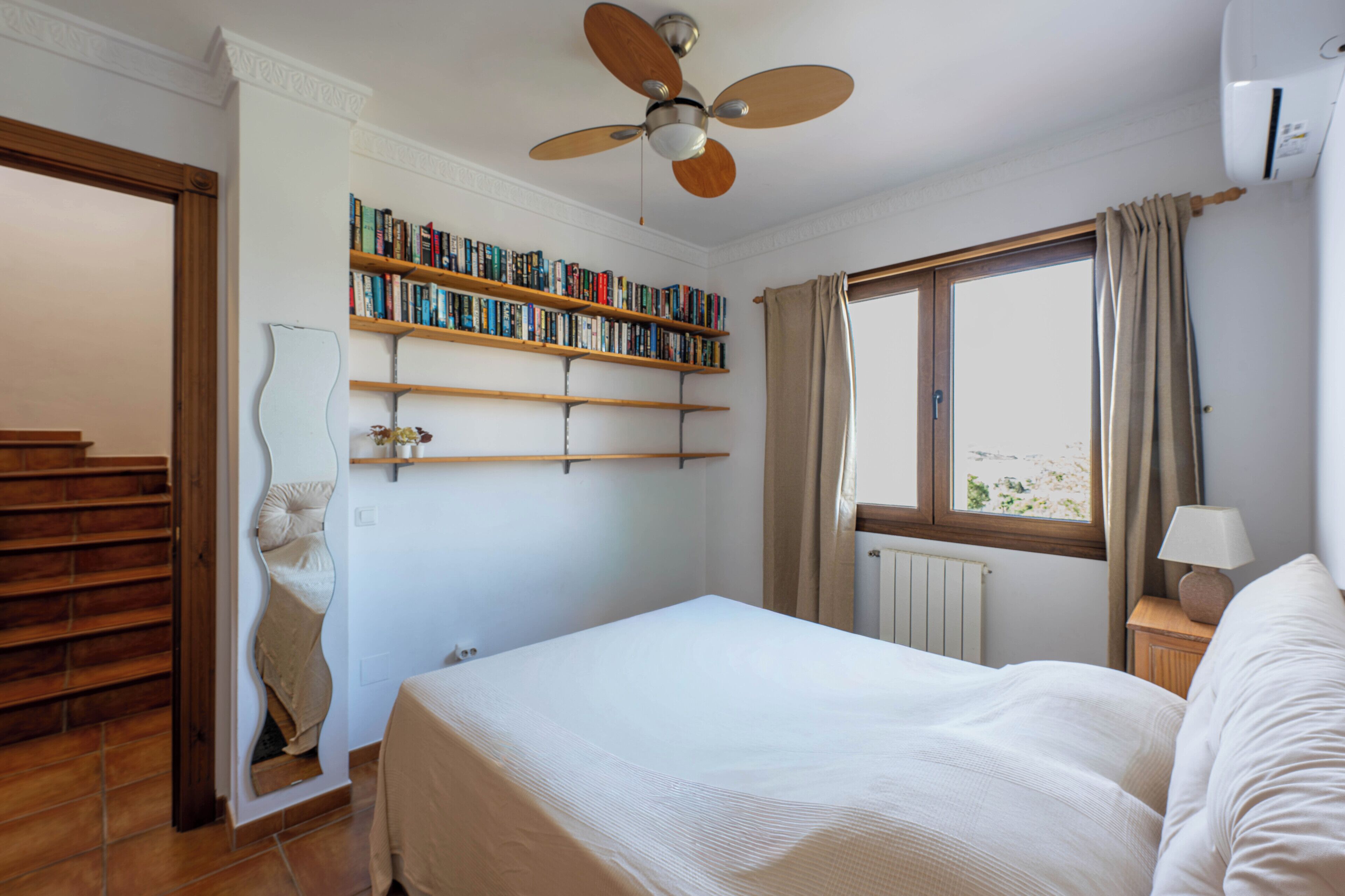 Comfort Apartment, 4 Bedrooms, Hill View, Beachfront