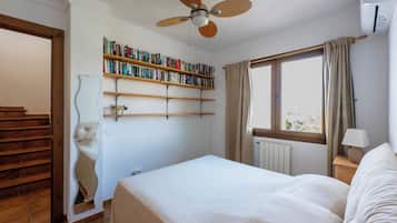 Comfort Apartment, 4 Bedrooms, Hill View, Beachfront