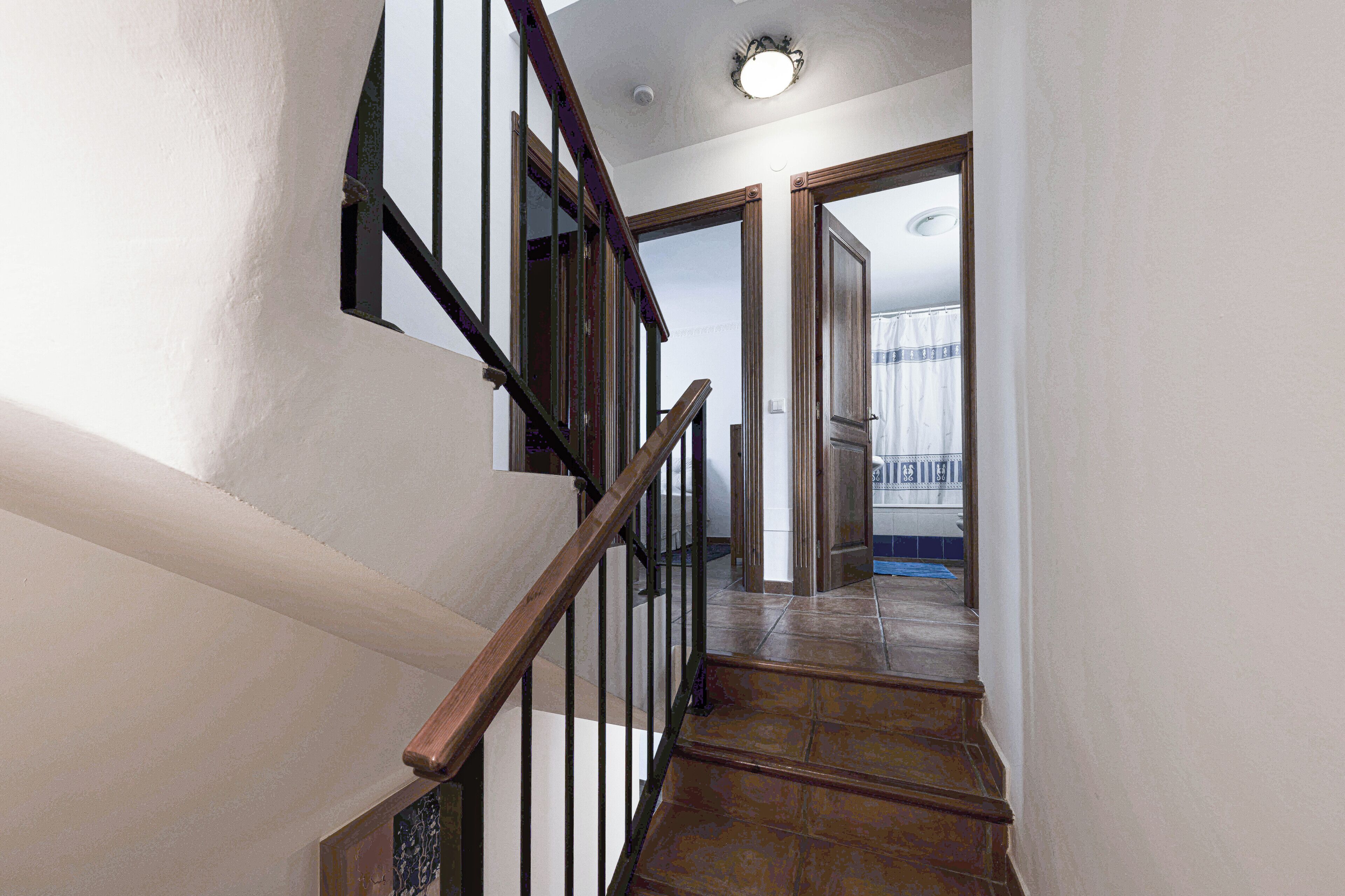 Apartamento Confort, 4 habitaciones, vistas a la colina, frente a la playa