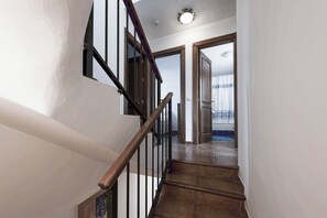 Apartamento Confort, 4 habitaciones, vistas a la colina, frente a la playa