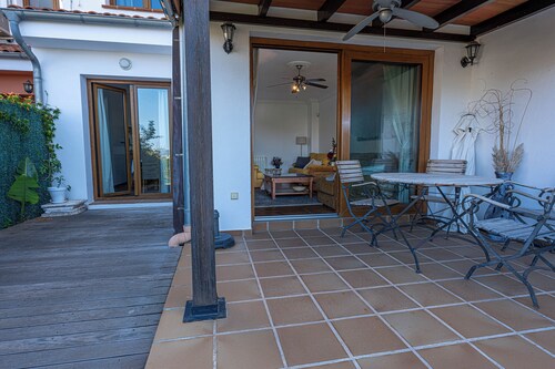 Spacious 4BR Townhouse - Rooftop Terrace