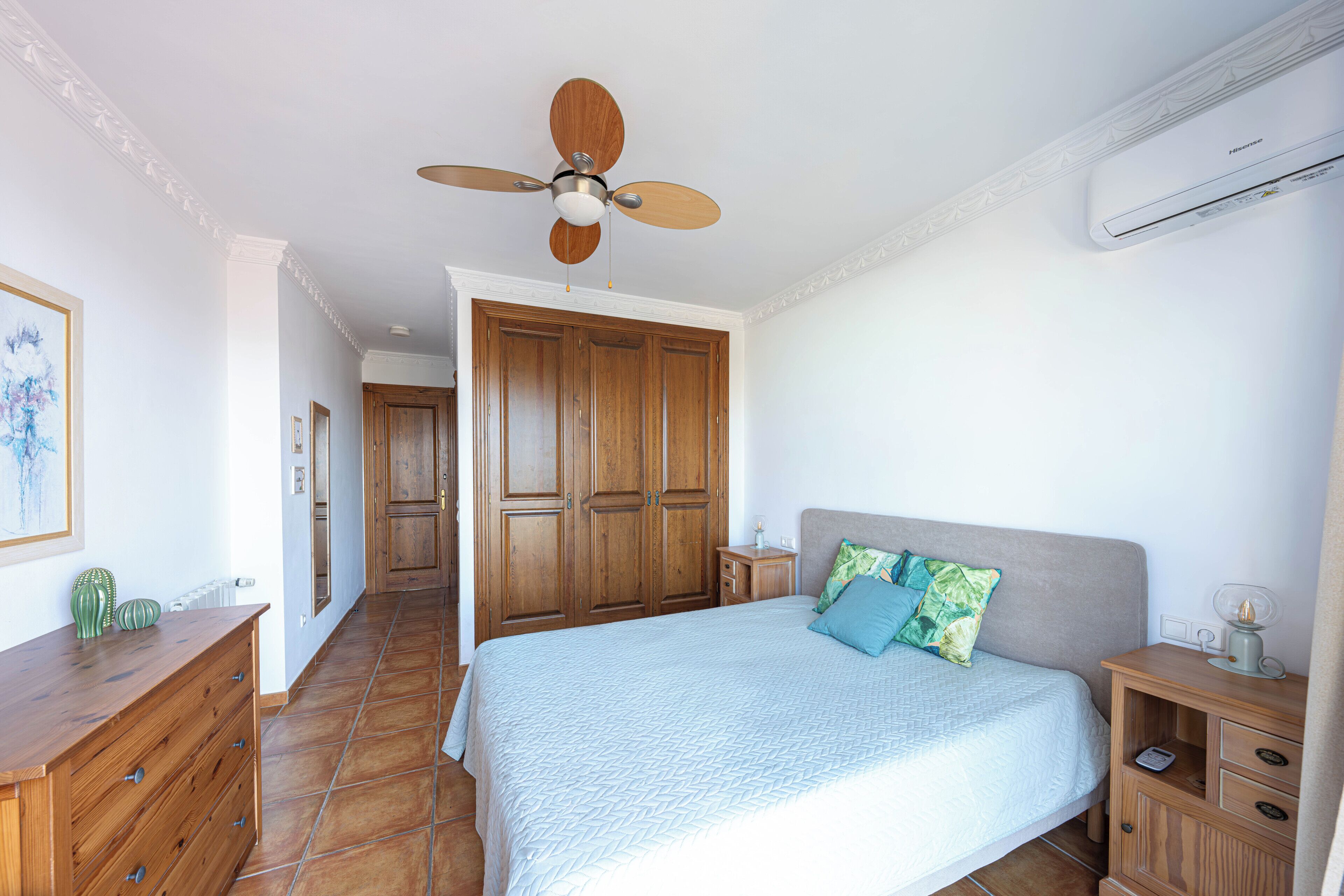 คอมฟอร์ทอพาร์ทเมนท์, 4 ห้องนอน, วิวภูเขา, ริมทะเล