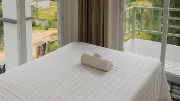 Superior Double Room, Mountain View | Desk, free WiFi