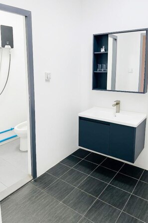 Deluxe Twin Room, Sea View | Bathroom - GUI ZHI HOTEL Koh Rong (Koh Rong)