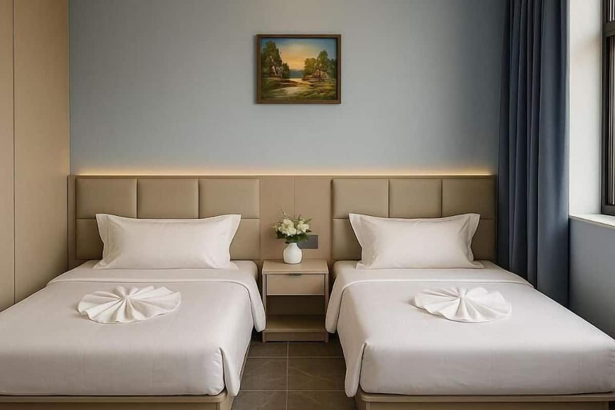 Superior Twin Room | Meja, Wi-fi percuma 