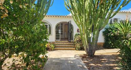 Villa with private pool, roof terrace & barbecue - Quiet location near Altea sea views