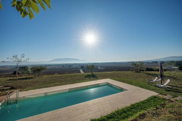 Pool - Cozy country loft with pool, private spa and unique views of Assisi (Umbria)