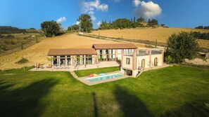 Exterior - Cozy country loft with pool, private spa and unique views of Assisi (Umbria)