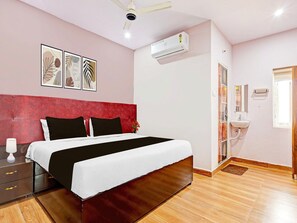 House - Hotel O Ramarvapadu Near ESI Hospital (Penumuluru)