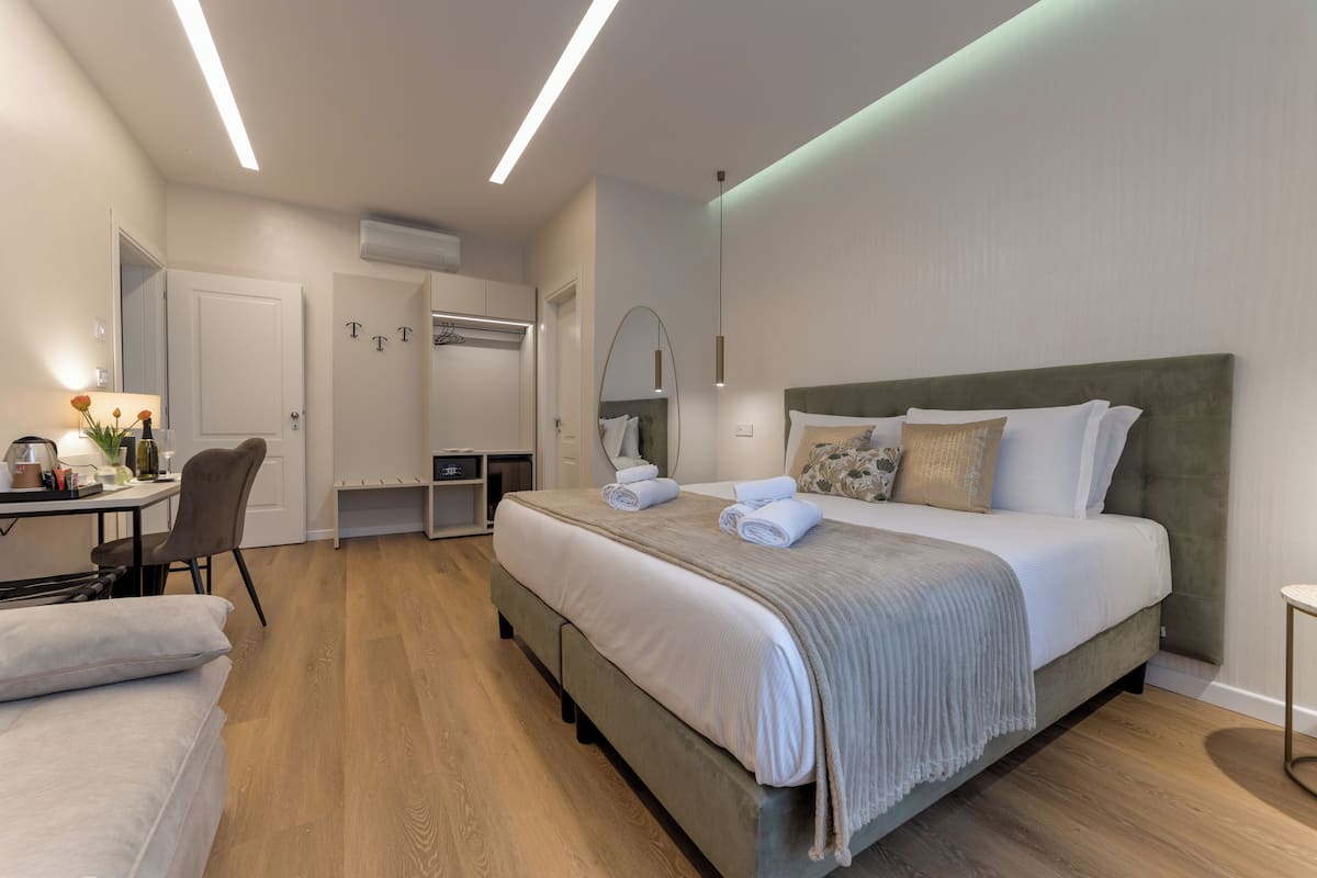 Elite Room, City View