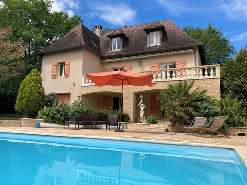 A spacious house in the heart of the Vézére region.