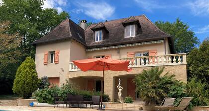 A spacious house in the heart of the Vézére region.