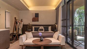 Signature Double Room | Minibar, in-room safe, blackout curtains, free WiFi