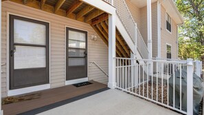 Exterior detail - Lake Mode Lakefront Balcony (Osage Beach)