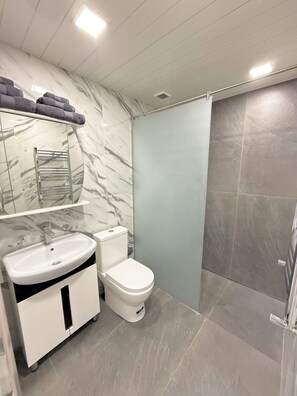 Apartment, 1 Bedroom, City View | Bathroom - Cozy Central Yerevan Apartment 10-minutes Walk From Republic Square (Yerevan)
