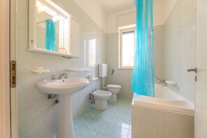 Shower, bidet - Villa up to 10 places near Gallipoli MV14 (Marina di Mancaversa)